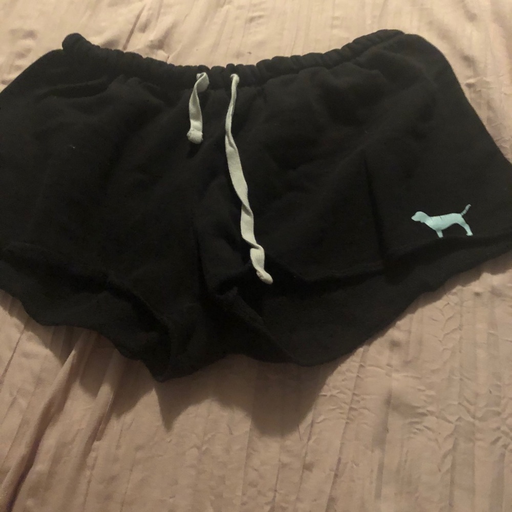 PINK Black short shorts